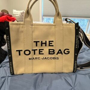 Mark Jacobs cream beige tote bag/Crossbody